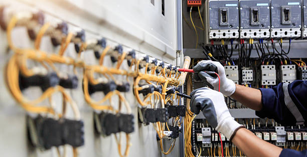 Professional Electrician technician working in Bayport, MN